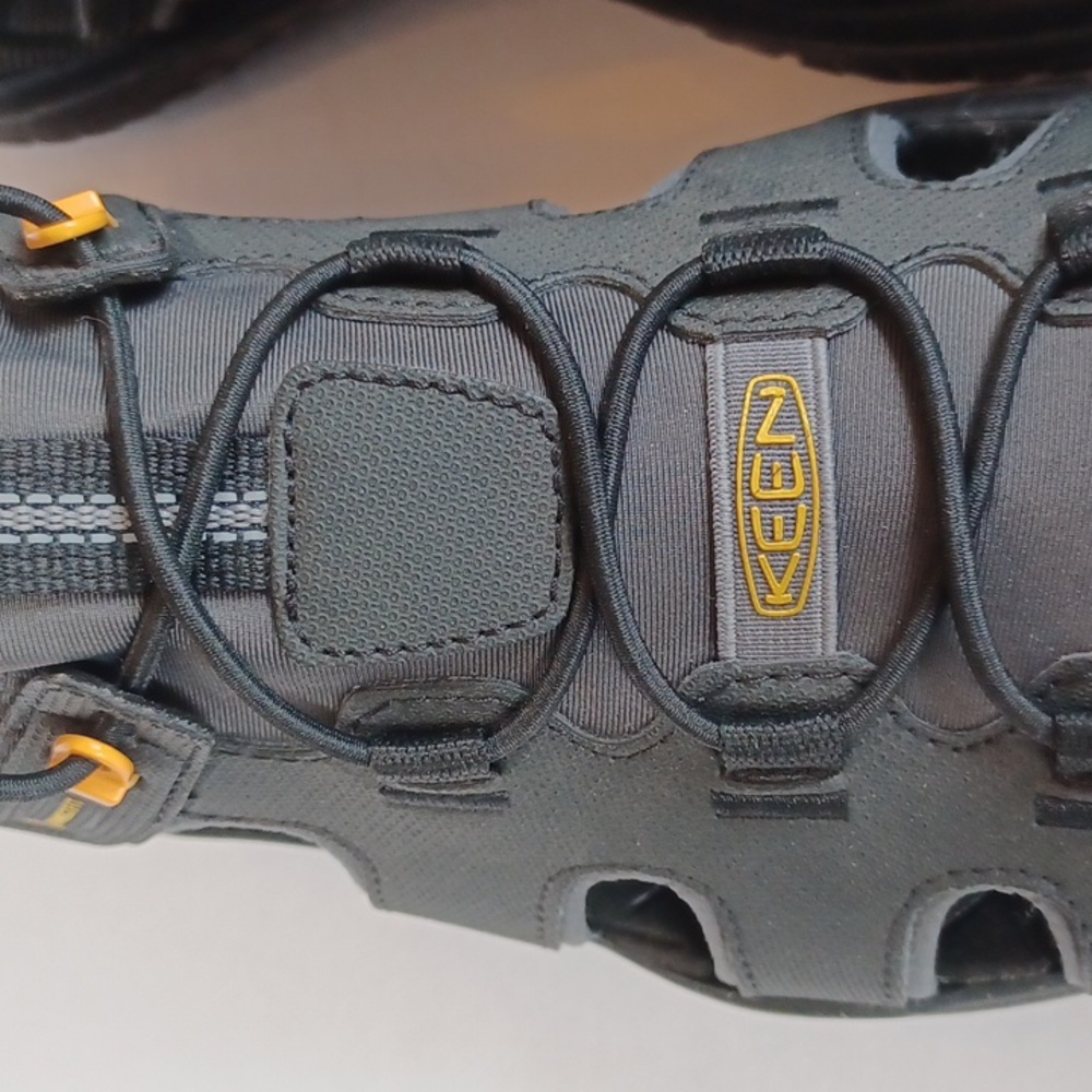 Keen Men's Solr High Performance Sport Closed Toe Sandals SZ 10 NEW Black Gold - Picture 4 of 16